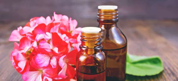 خواص روغن شمعدانی